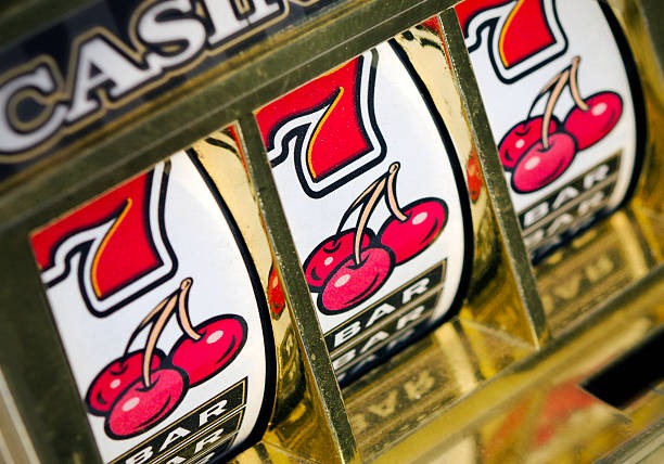 mamijudi Joker Gaming slot interface showing themed graphics paylines and spin controls